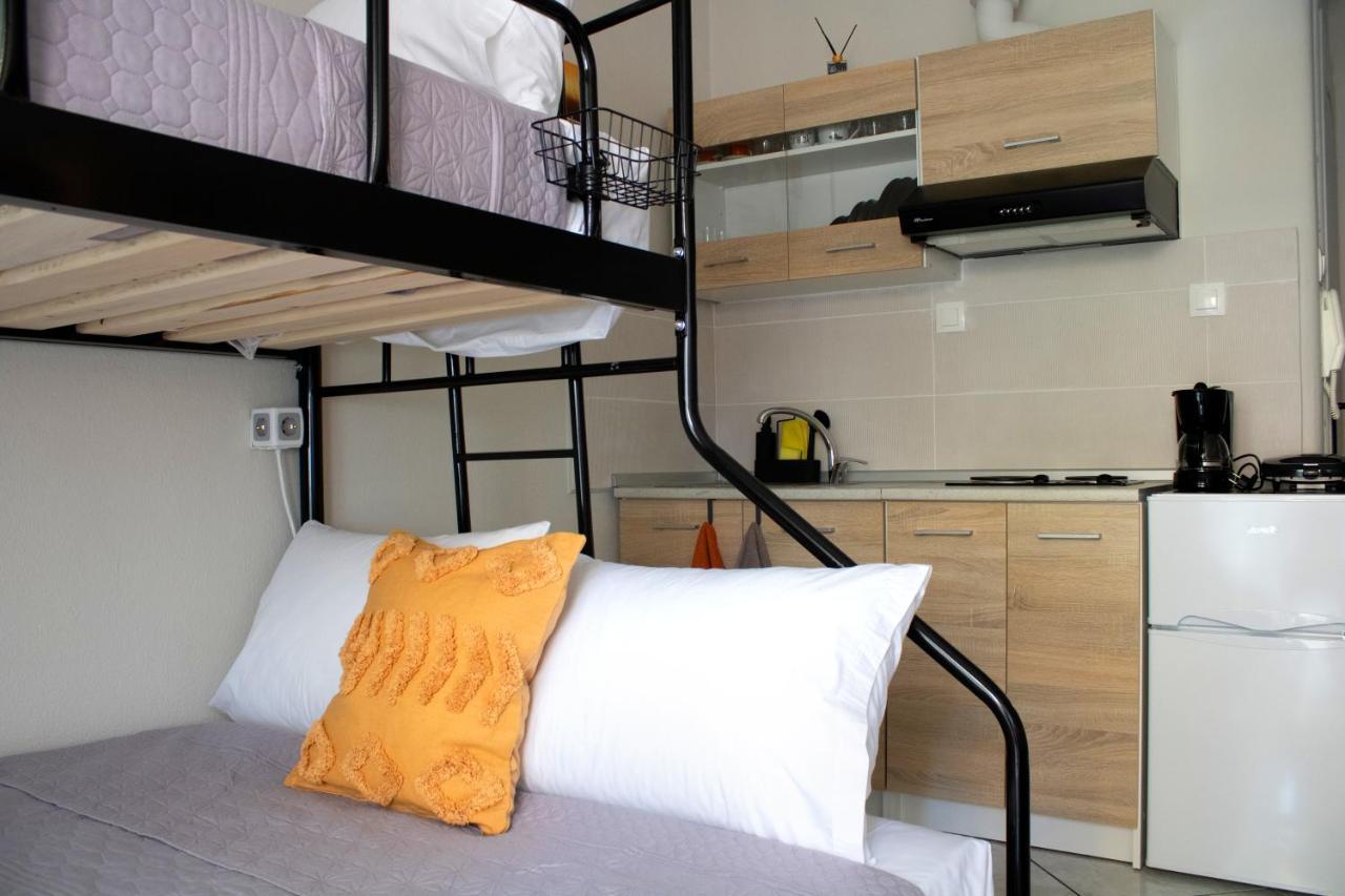 Posidonia Resort No2 เนอาวรัสนา ภายนอก รูปภาพ